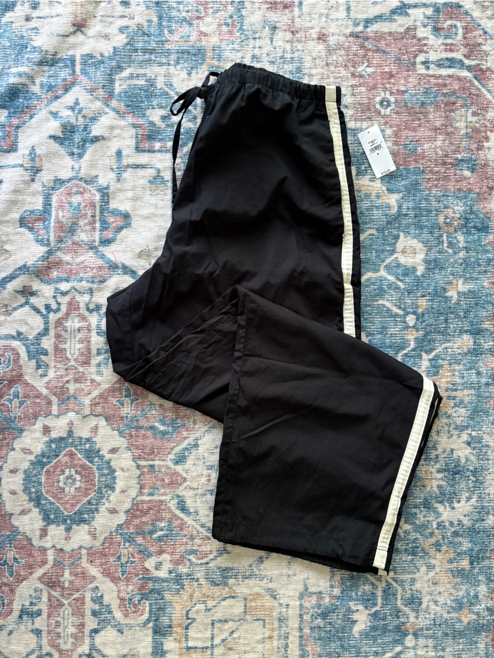 GAP Viral Side Stripe Elastic Waist Barrel Pants in Black, Small - Picture 6 of 14